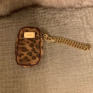 EUC Michael Kors Leopard Wristlet